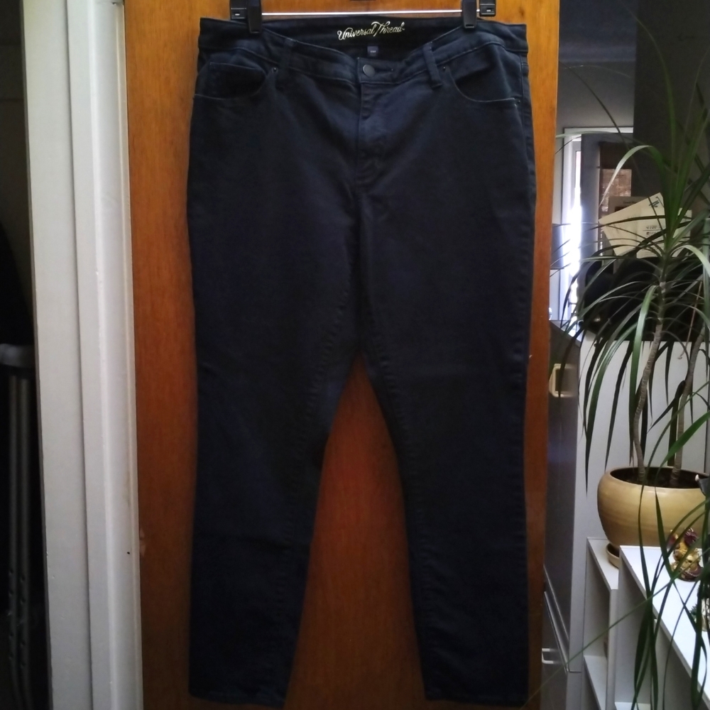 Universal Thread Women's Black Slim Leg Jean's Size 16WR